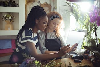 Women Small Business Owners Write LinkedIn Bio